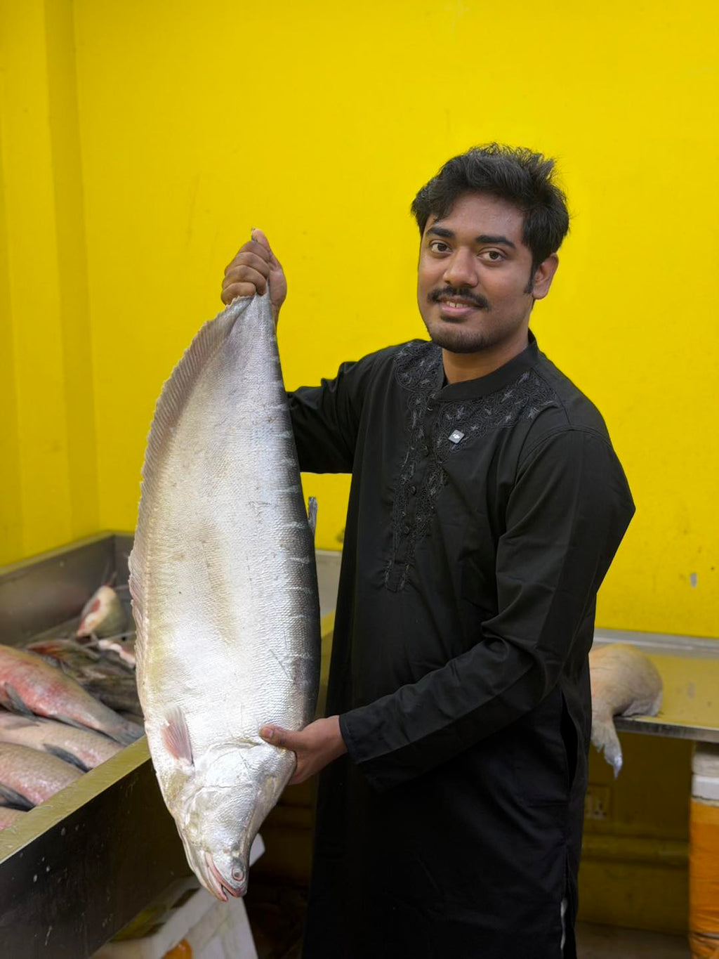কিশোরগঞ্জের ধনু নদীর চিতল ৫ কেজি প্লাস / মাইনাস সাইজ পারকেজি ১৩০০/-
