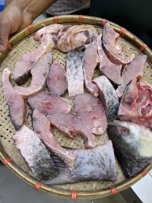 নদীর রুই ৬ কেজি সারে ৬ কেজি সাইজ পারকেজি- 930/-