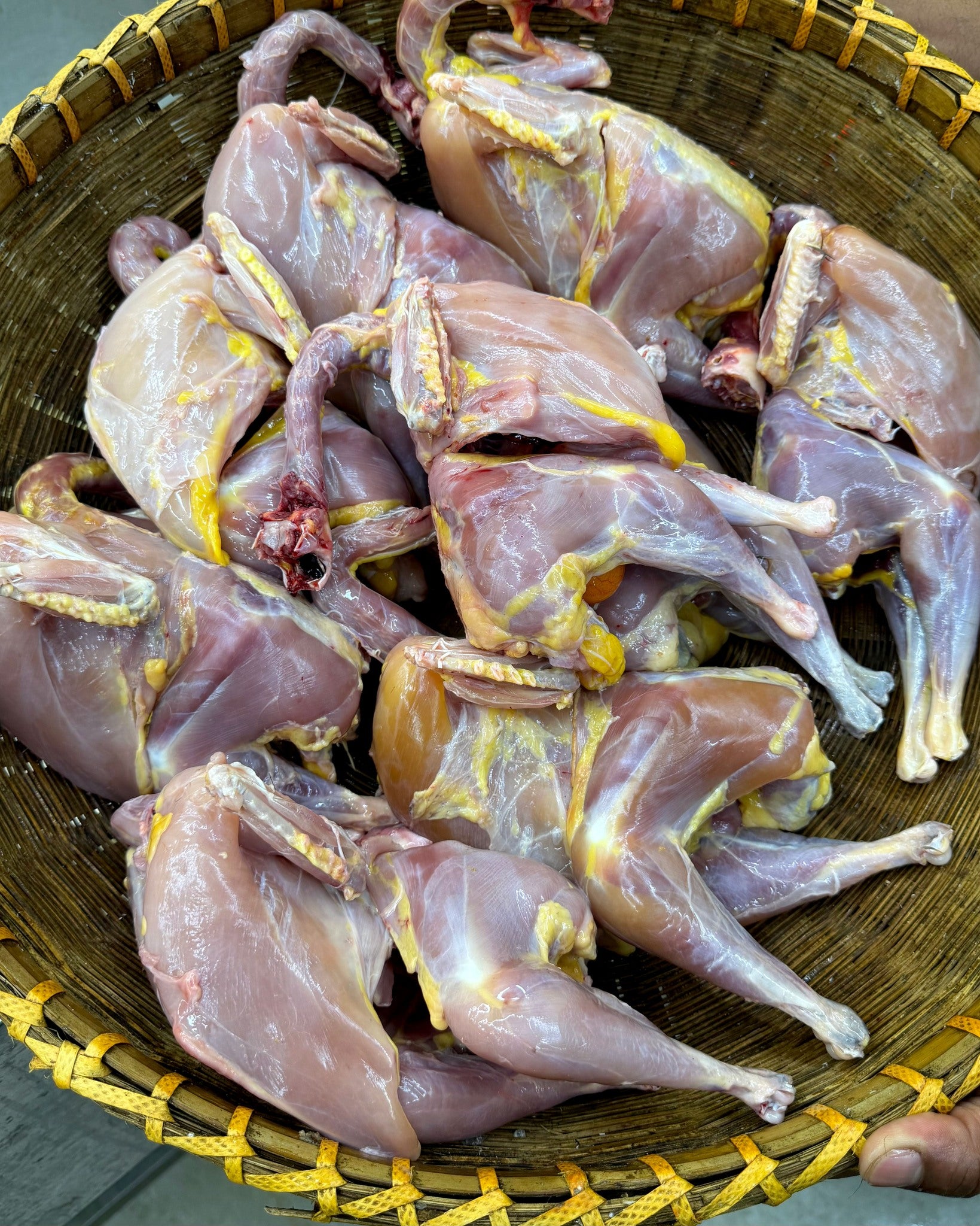 গ্রামের দেশি মুরগি ৫০০ গ্রাম সাইজ