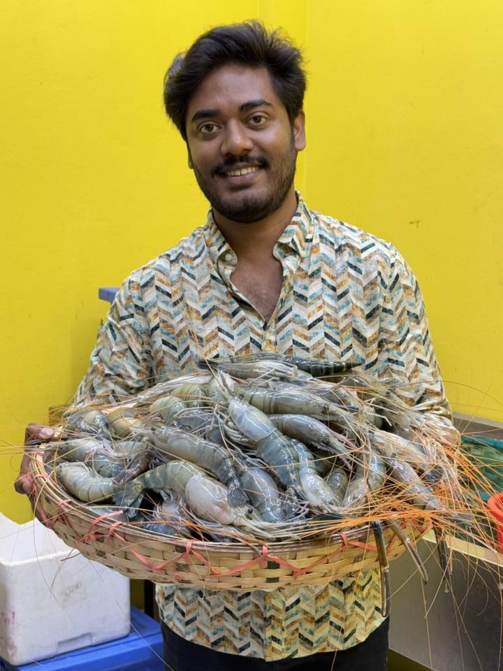 গলদা  ২০/২৫ পিসে কেজি